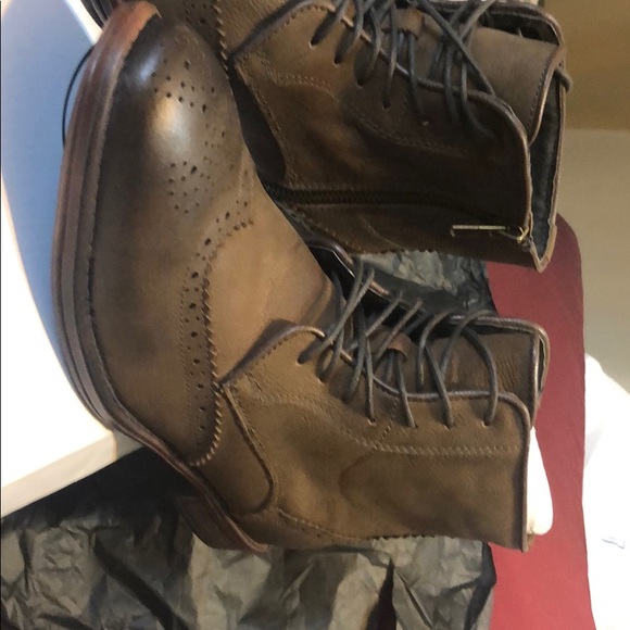 Steve maddens - Picture 2 of 4